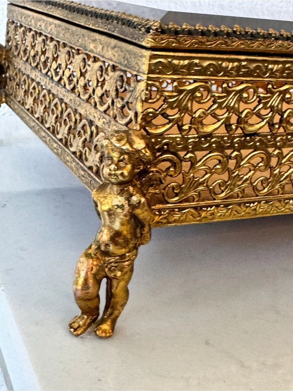 Vintage Ormolu Filigree Beveled Glass Jewelry Box with Cherub Feet - Picture 7 of 9